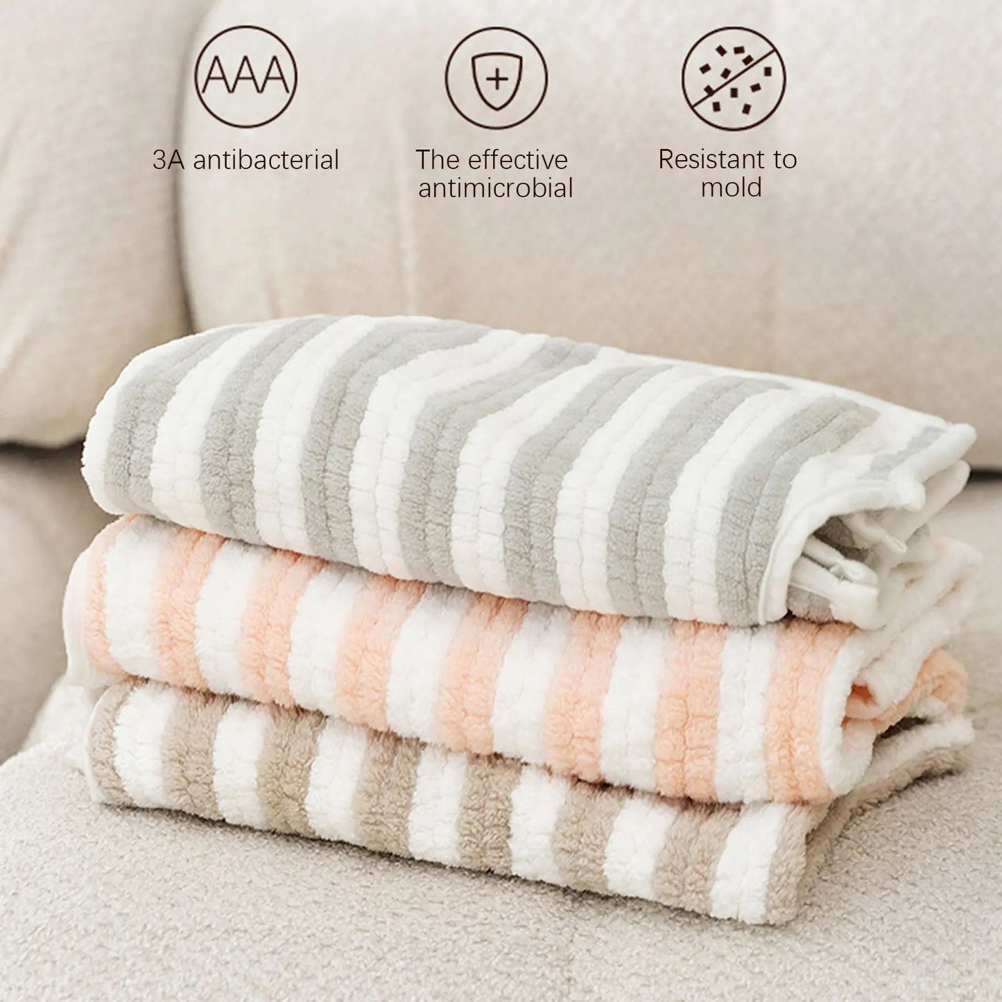 Ultra-Absorbent Pet Bath Towel – Quick-Drying &amp; Soft Microfiber Bathrobe